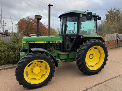 John Deere 2850