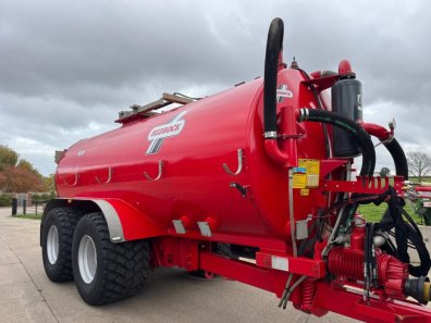 Redrock 3500 gallon tanker