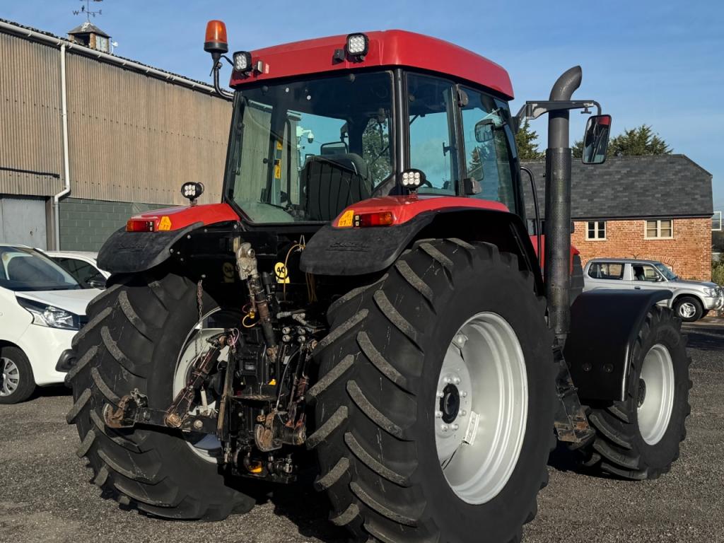 Case MX 135