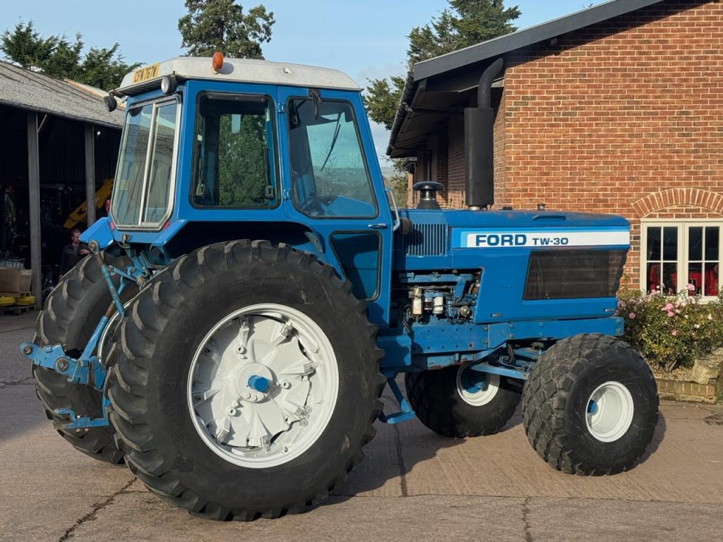 Ford TW30