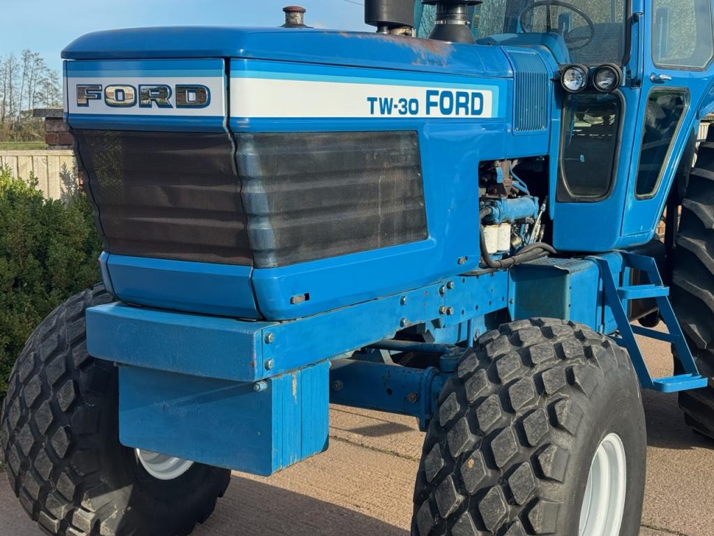 Ford TW30