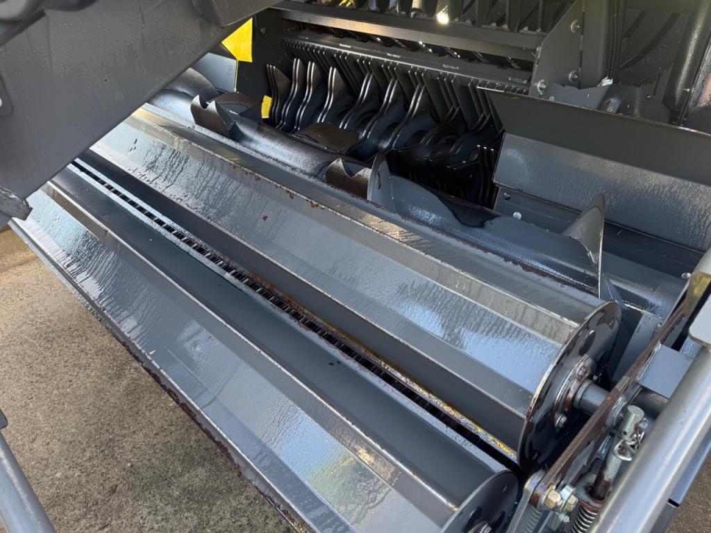Claas Quadrant 3300 baler