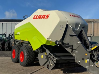 Claas Quadrant 3300 baler