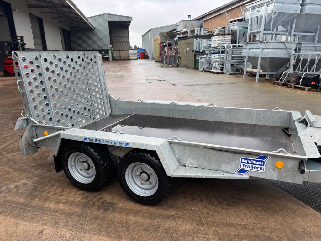Ifor Williams GH 1054 plant trailer