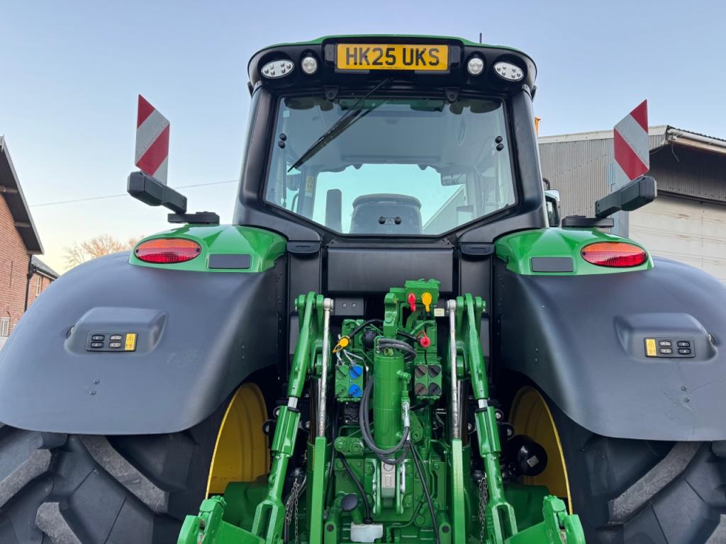 John Deere 6M 240