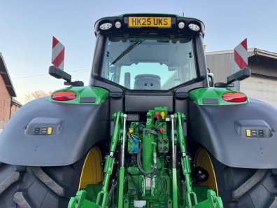 John Deere 6M 240