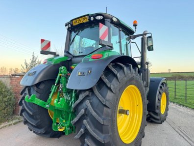 John Deere 6M 240