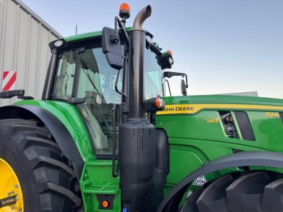 John Deere 6M 240
