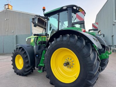 John Deere 6M 240