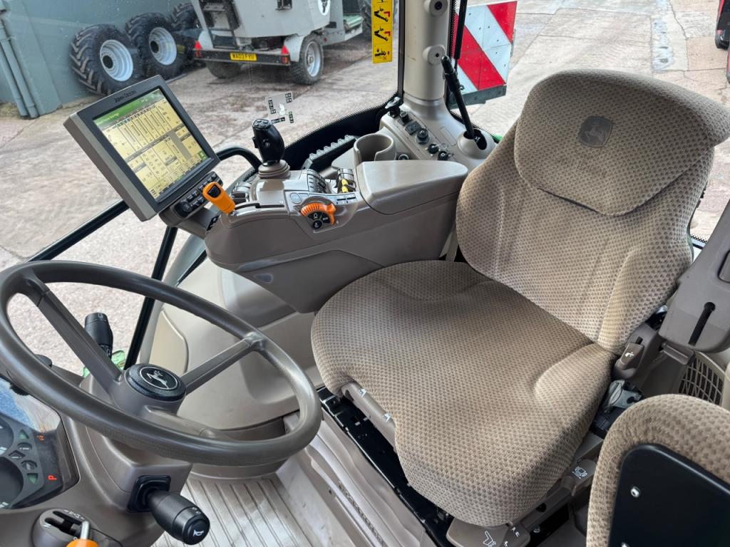 John Deere 6250R
