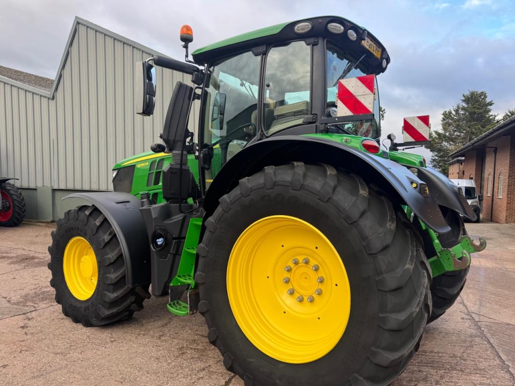 John Deere 6250R
