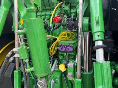 John Deere 6250R