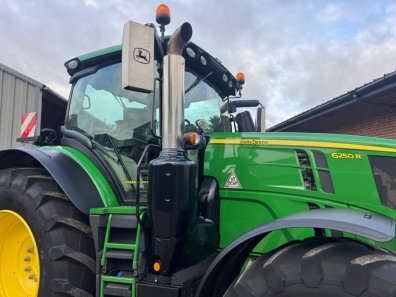 John Deere 6250R