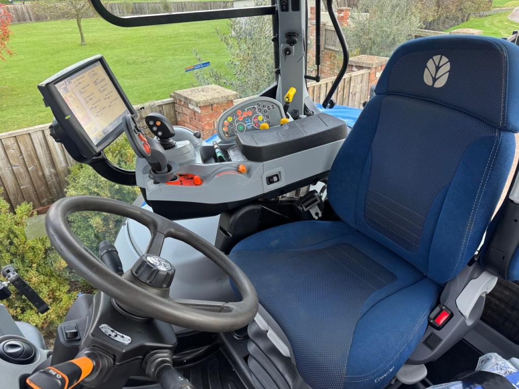 New Holland T7.225