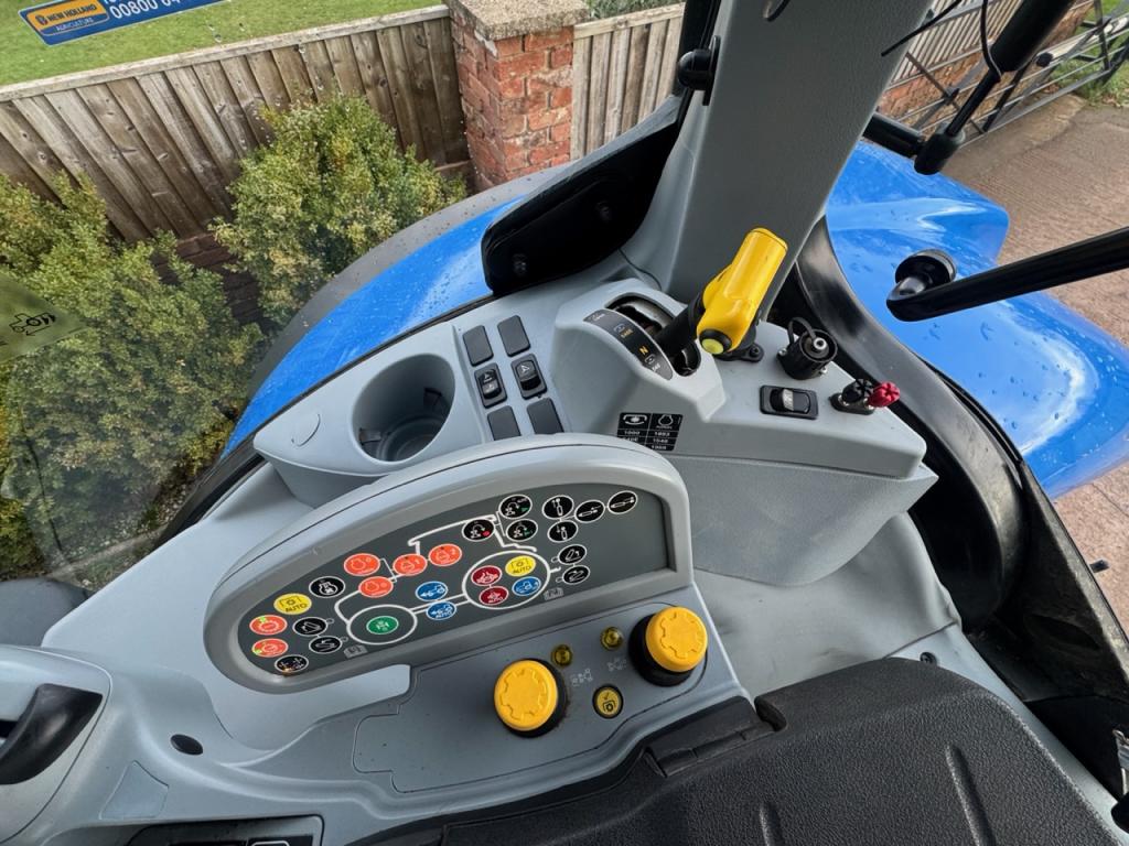 New Holland T7.225