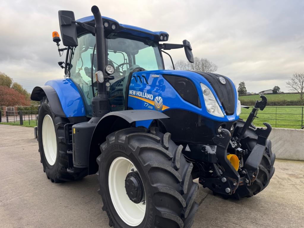 New Holland T7.225