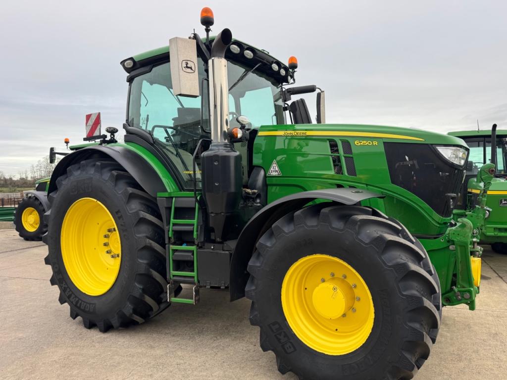 John Deere 6250R