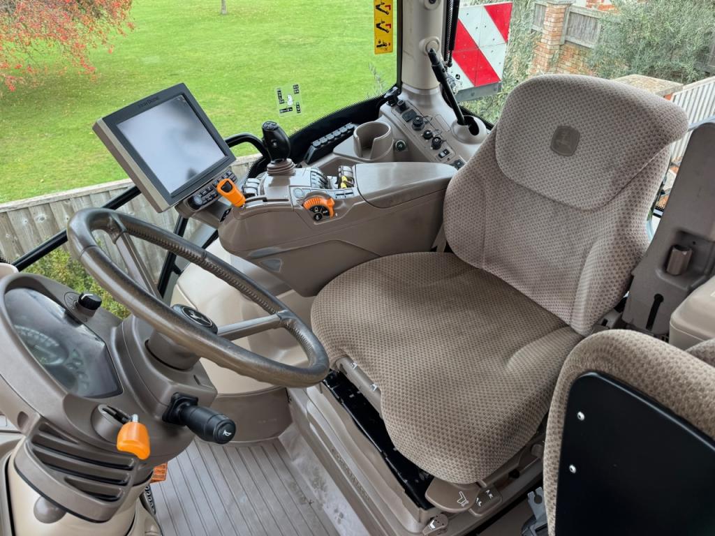 John Deere 6250R