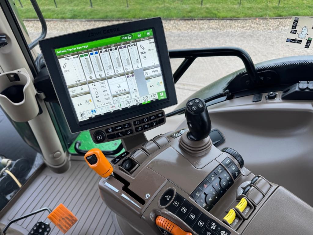 John Deere 6250R