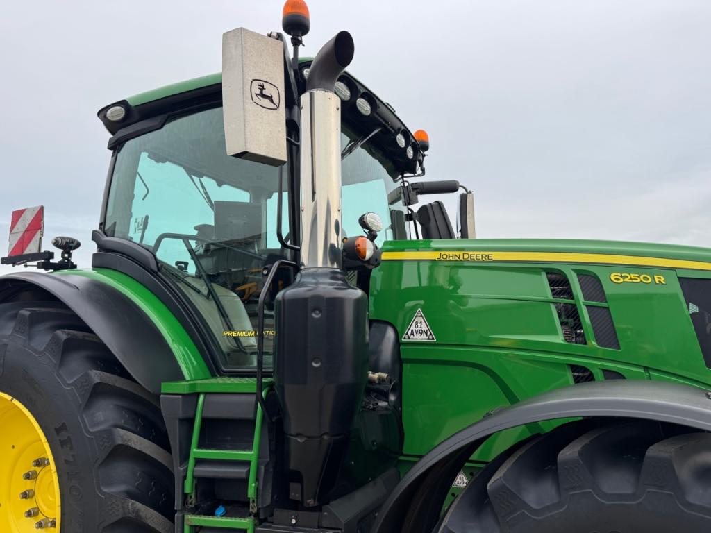 John Deere 6250R