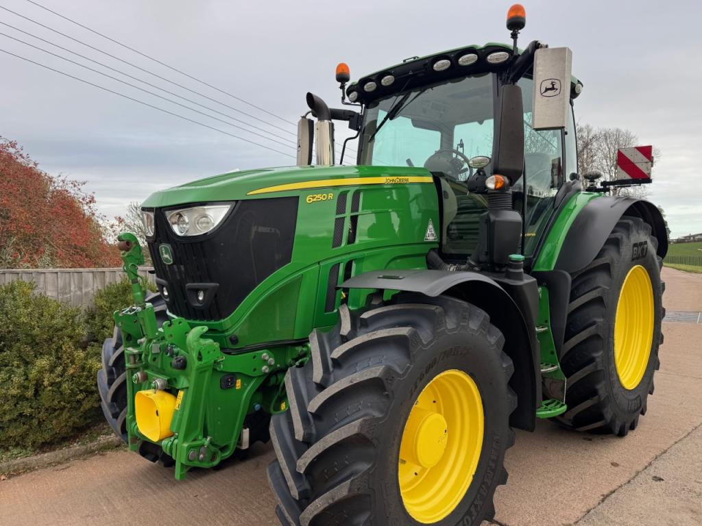John Deere 6250R