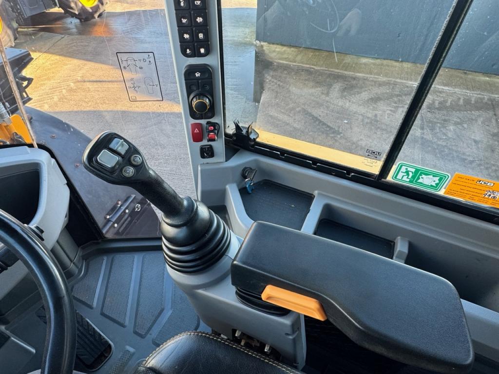 JCB 419S
