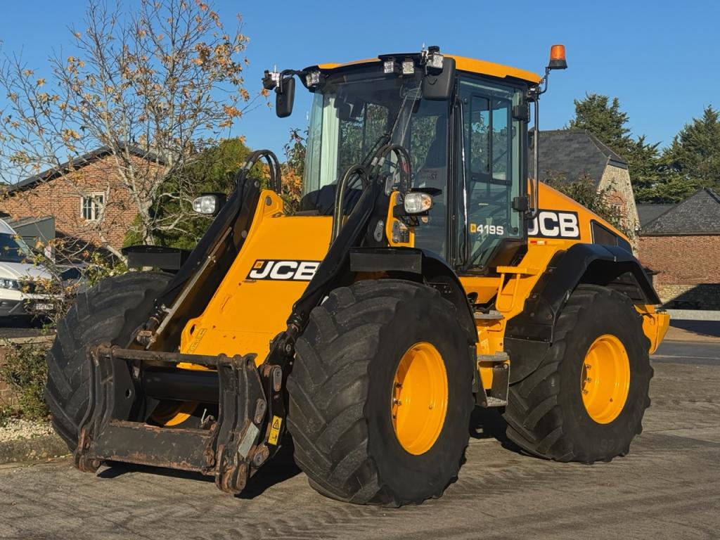 JCB 419S