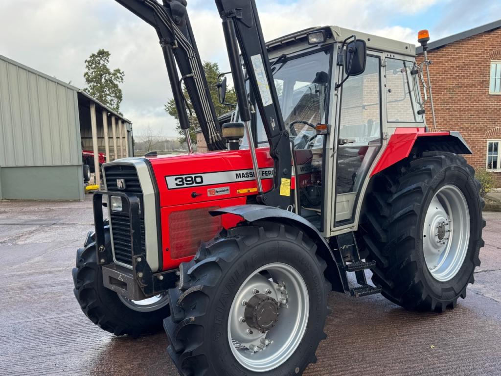 Massey Ferguson 390