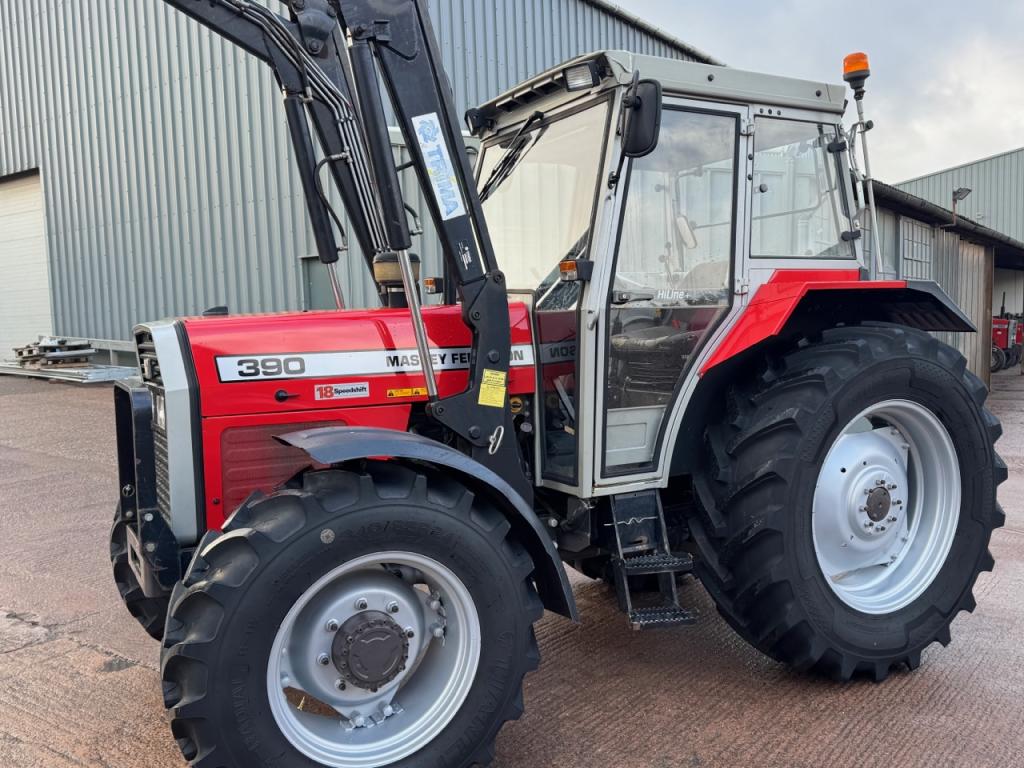 Massey Ferguson 390