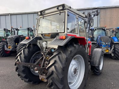 Massey Ferguson 390