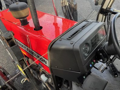 Massey Ferguson 390