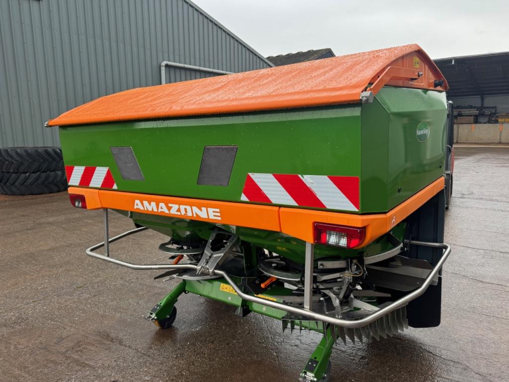 Amazone ZA-V 2600 super fertiliser spinner
