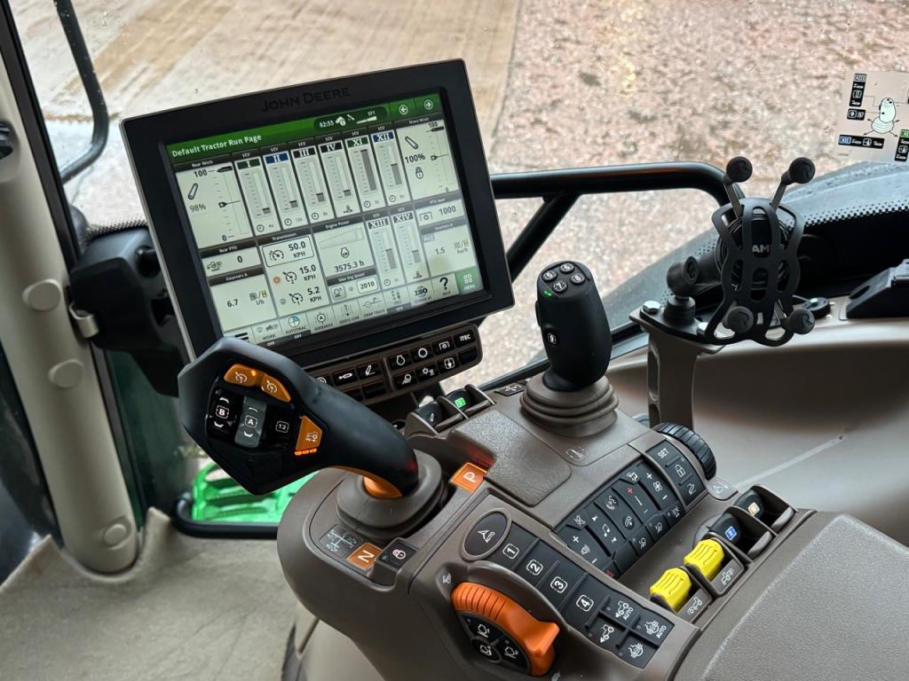 John Deere 6215R Ultimate Edition