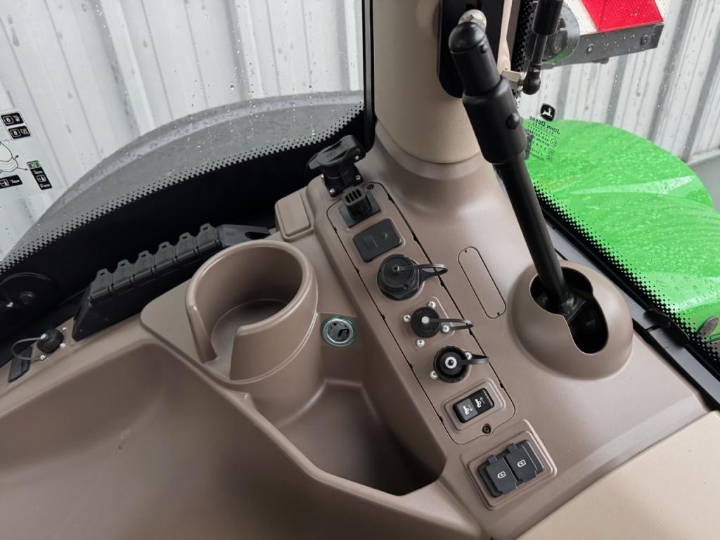 John Deere 6215R Ultimate Edition