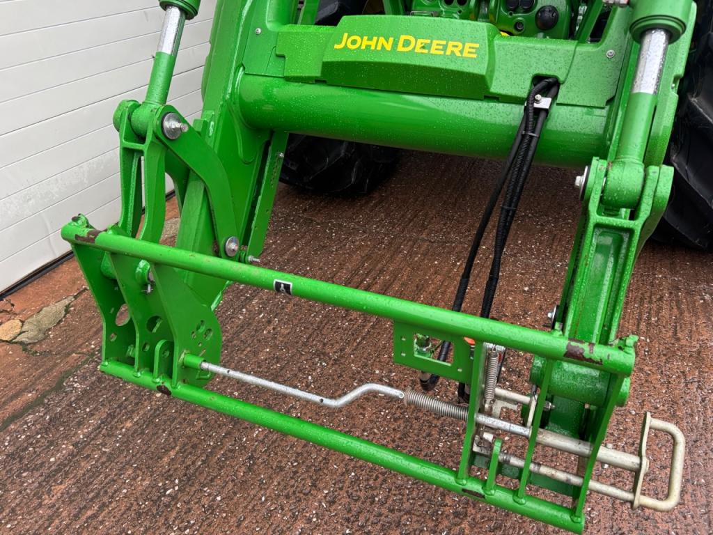 John Deere 6215R Ultimate Edition