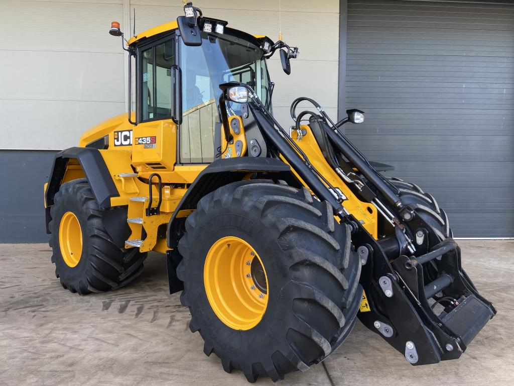 JCB 435S