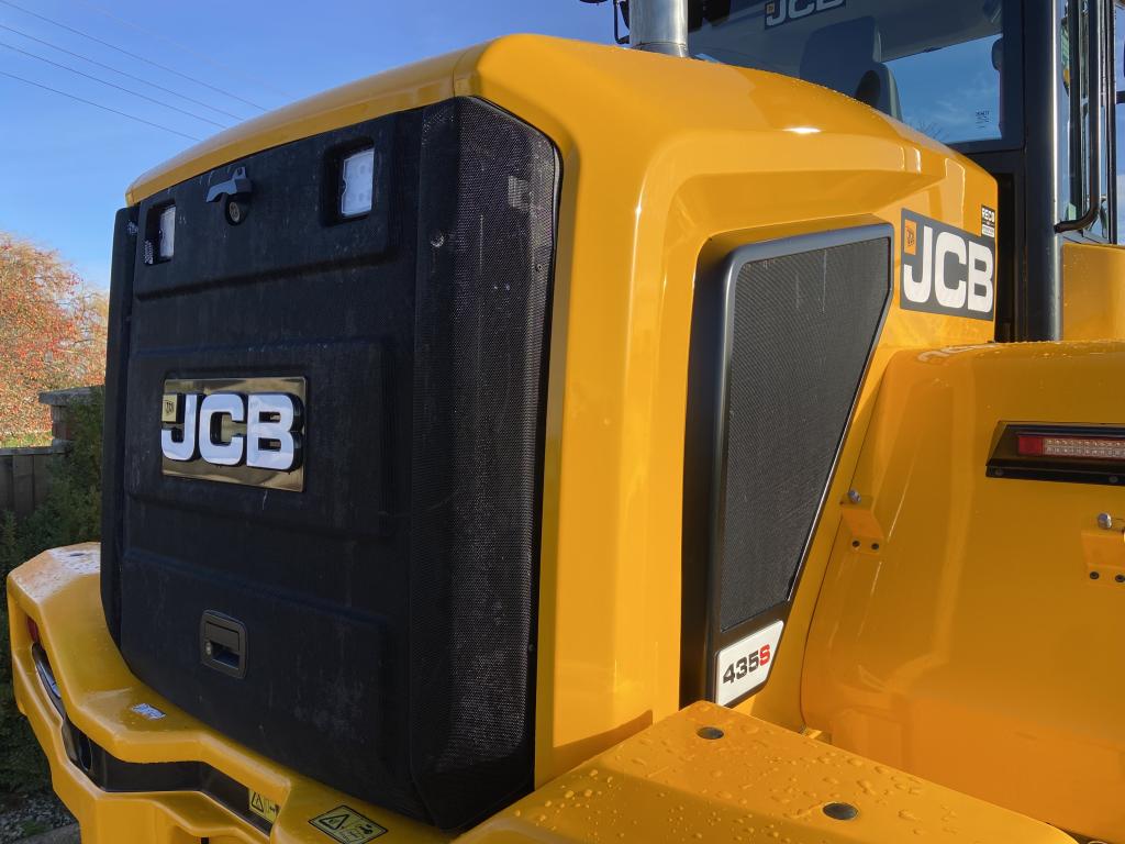 JCB 435S