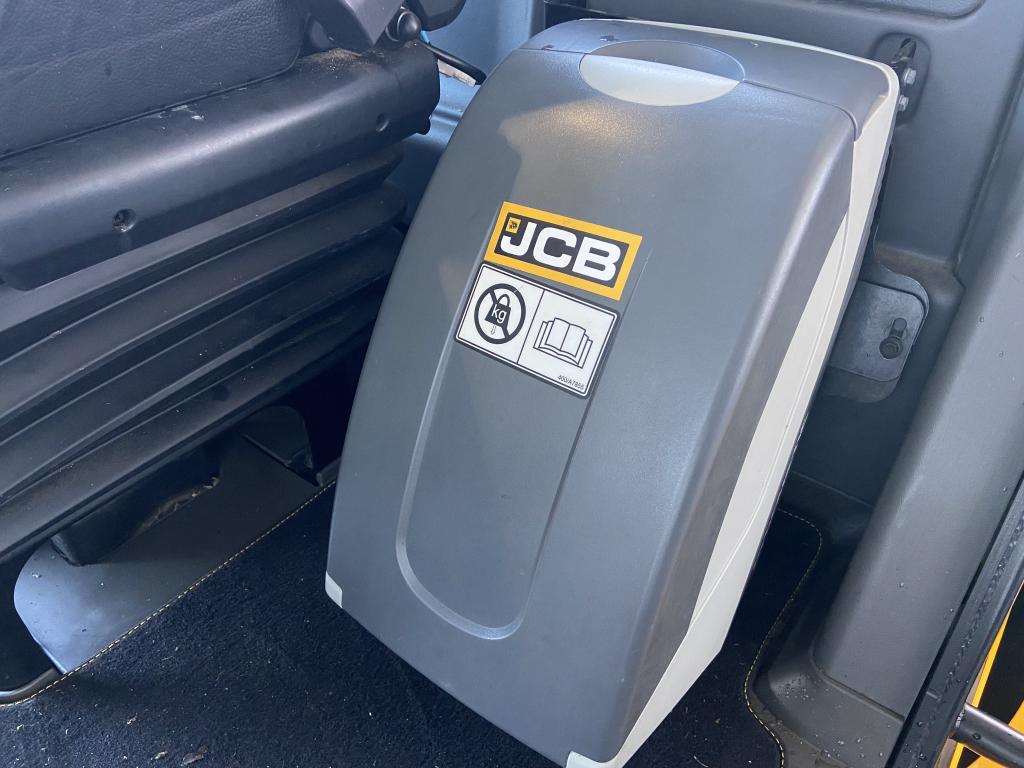 JCB 435S