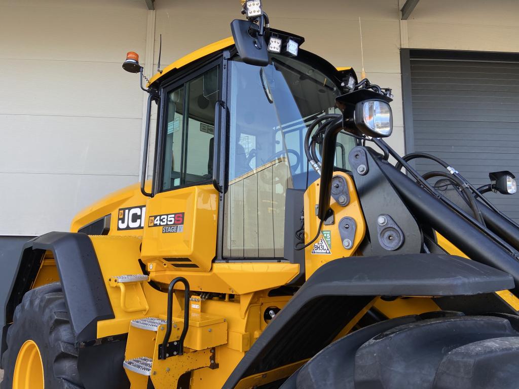 JCB 435S
