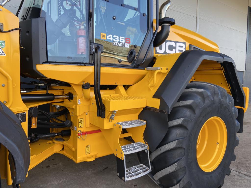 JCB 435S
