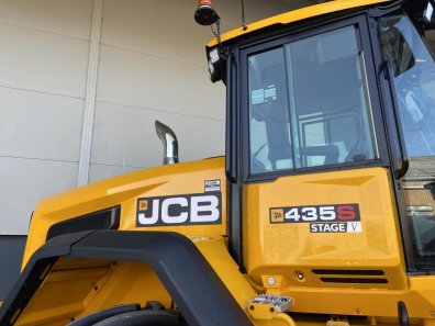 JCB 435S