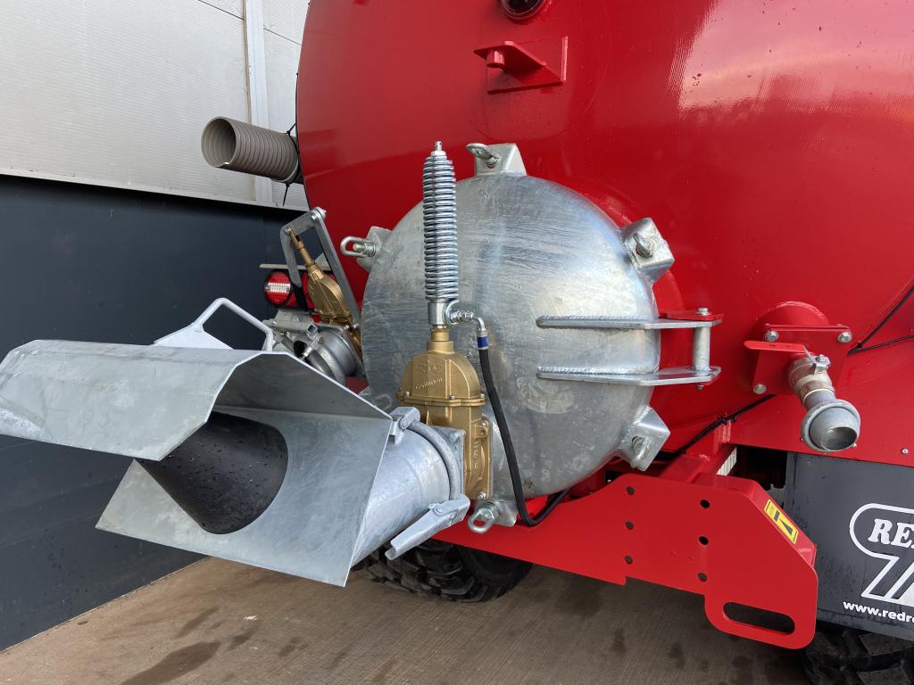 Redrock 3500 gallon tanker