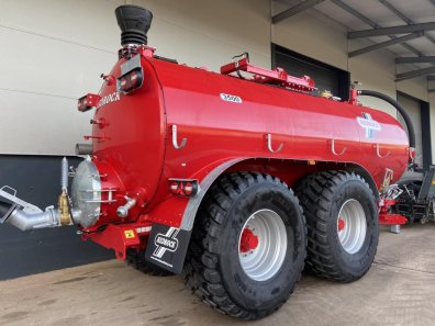 Redrock 3500 gallon tanker