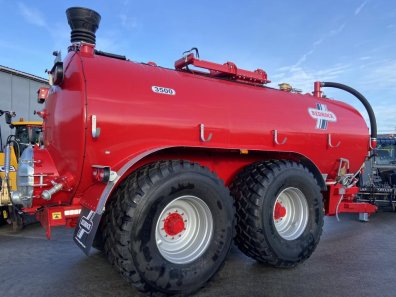 Redrock 3500 gallon tanker