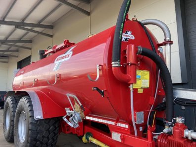 Redrock 3500 gallon tanker