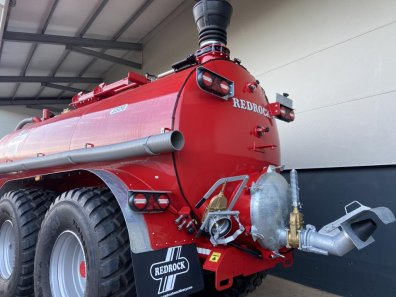 Redrock 3500 gallon tanker