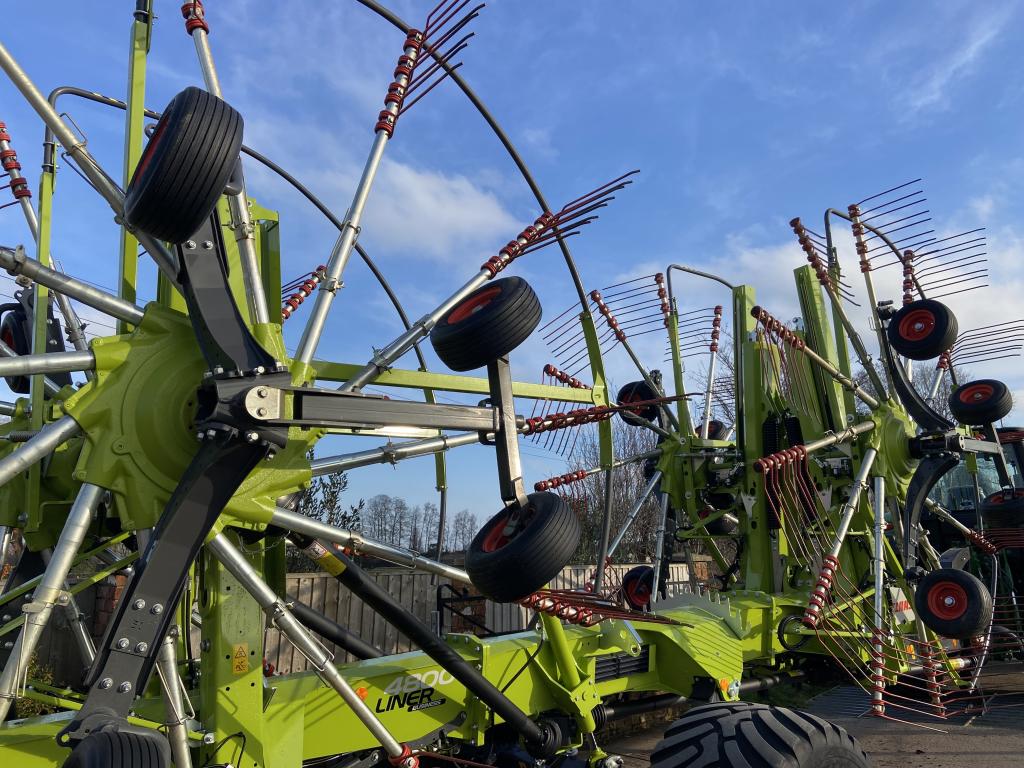 Claas Liner 4800 Business 4 rotor rake