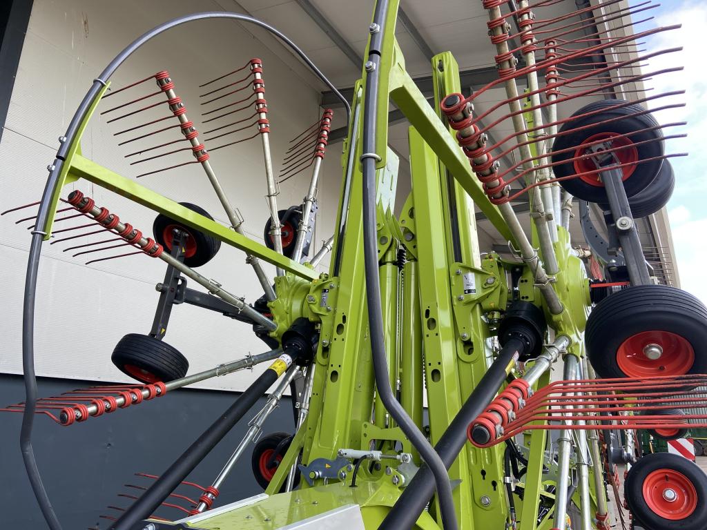 Claas Liner 4800 Business 4 rotor rake