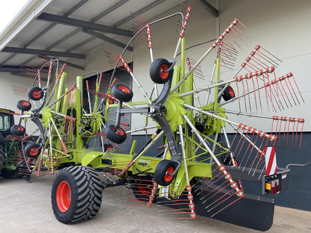 Claas Liner 4800 Business 4 rotor rake