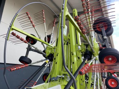 Claas Liner 4800 Business 4 rotor rake